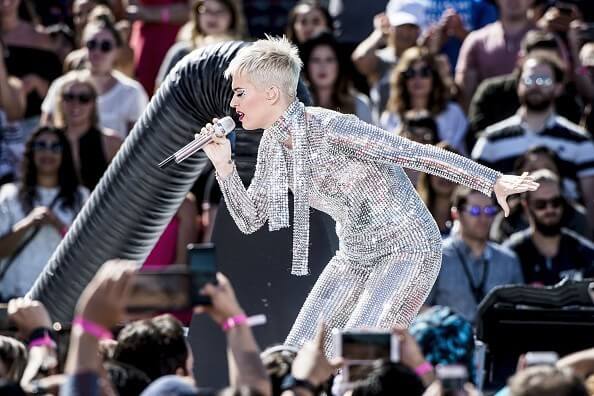 1497597561_singer-katy-perry-had-embarrassing-moment-during-her-72-hour-witness-world-wide-live-stream-when